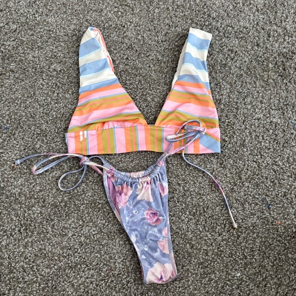 Bikini set bundle - Picture 1 of 4